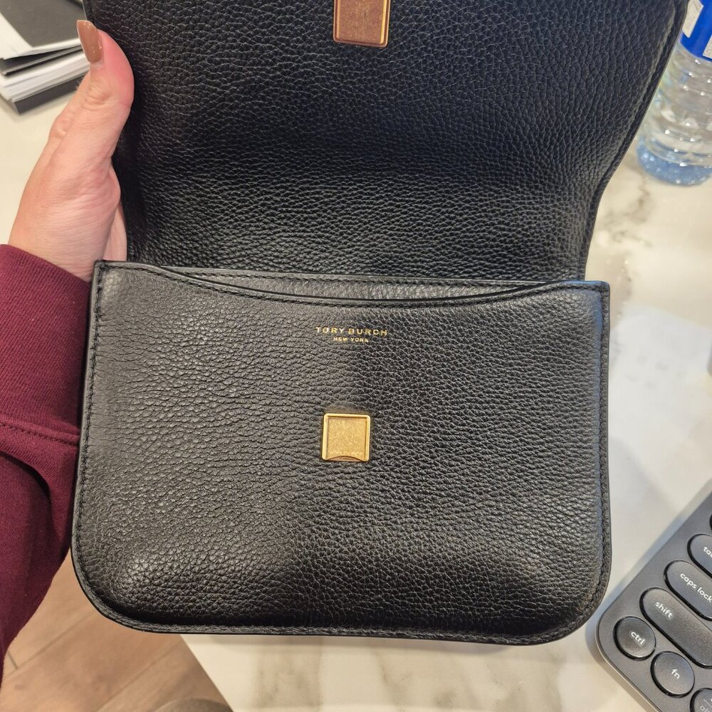 Tory Burch Black Pebbled Leather Shoulder Bag with Gold Logo & Chain - Picture 4 of 6